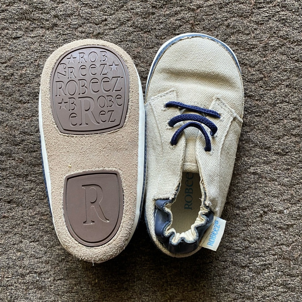 Robeez Mini Shoez tan and Blue Low Tops